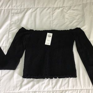 Off the shoulder Black hollister top.